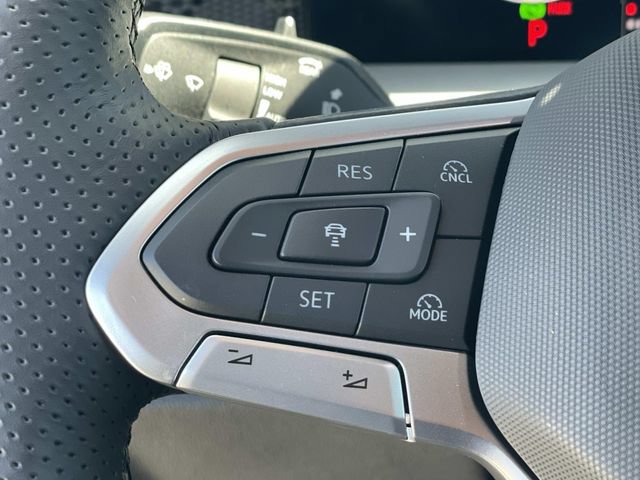 New 2026 Volkswagen Tiguan SE R-Line FWD image 8