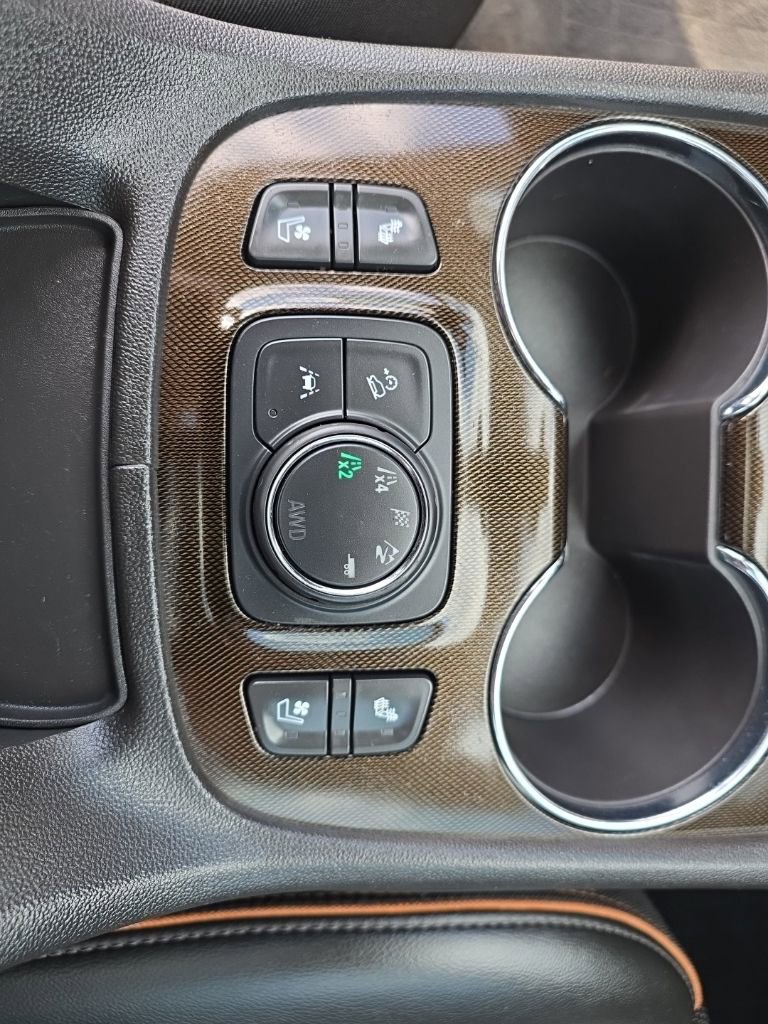 Used 2023 GMC Acadia AT4 w/ Technology Package AWD/4WD image 23