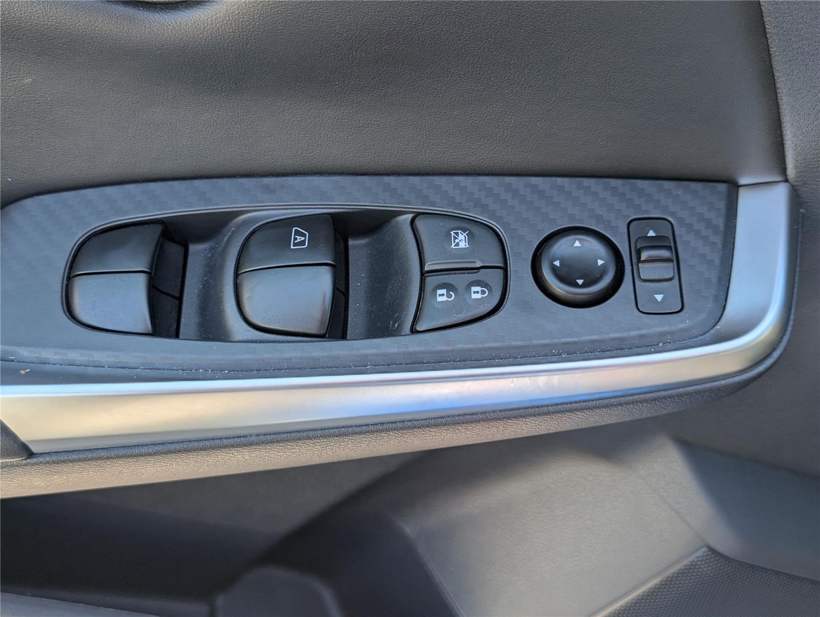 Used 2025 Nissan Sentra SR FWD image 18