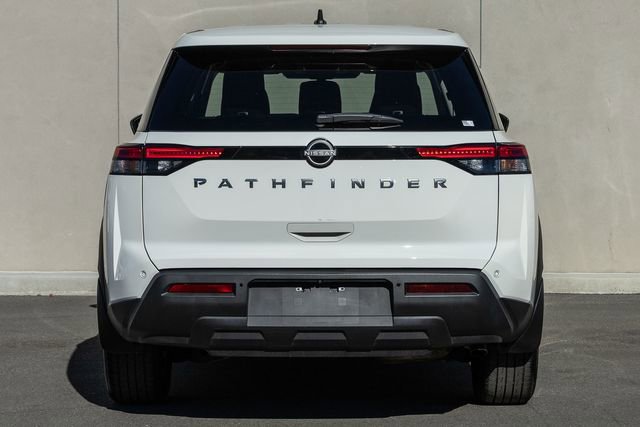 Used 2024 Nissan Pathfinder S image 4