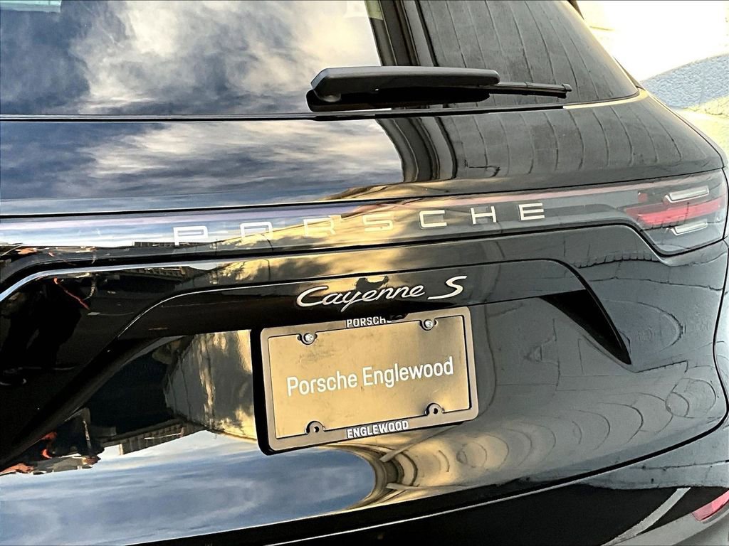 Certified 2023 Porsche Cayenne S Platinum image 33