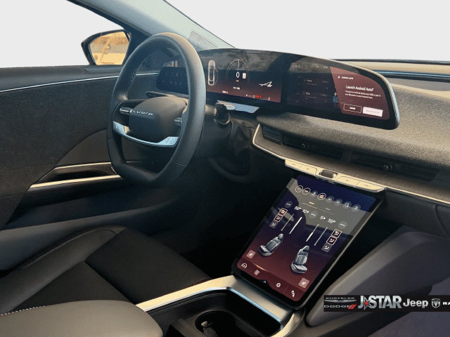 Used 2025 Lucid Air Pure RWD image 18