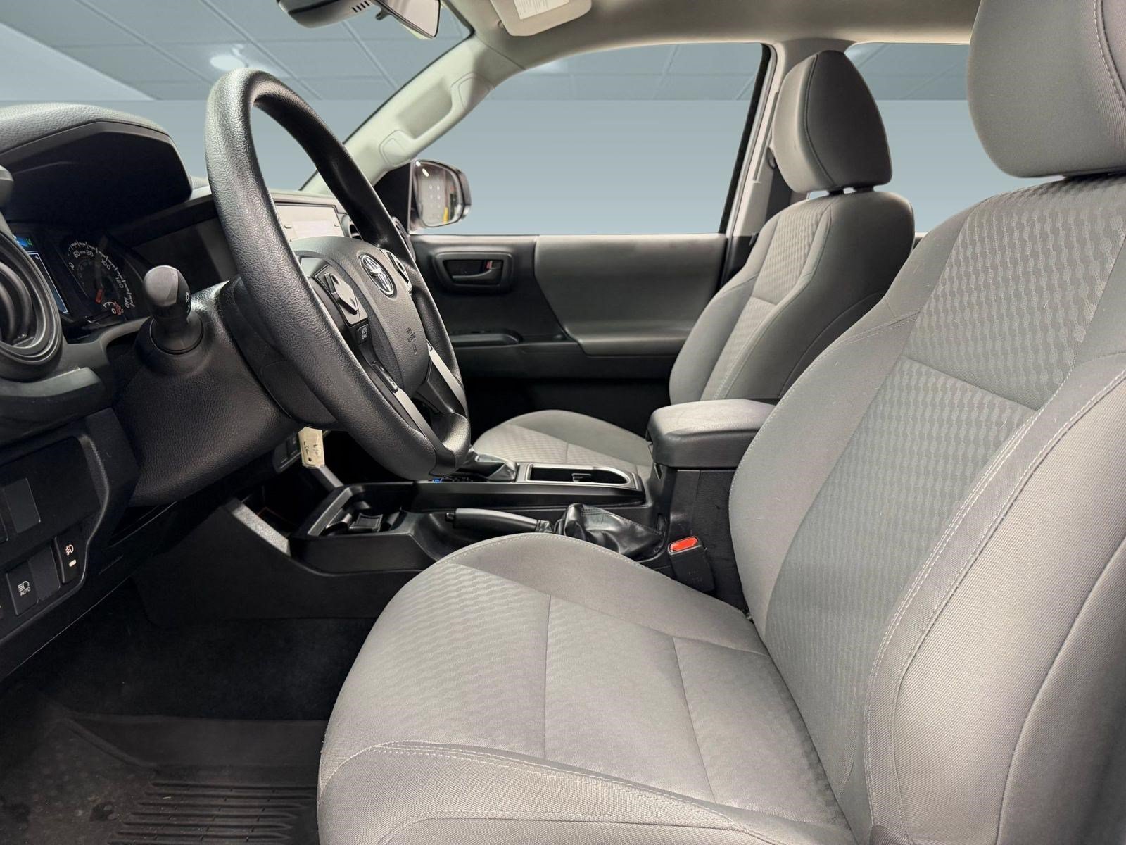Used 2023 Toyota Tacoma SR AWD/4WD image 4