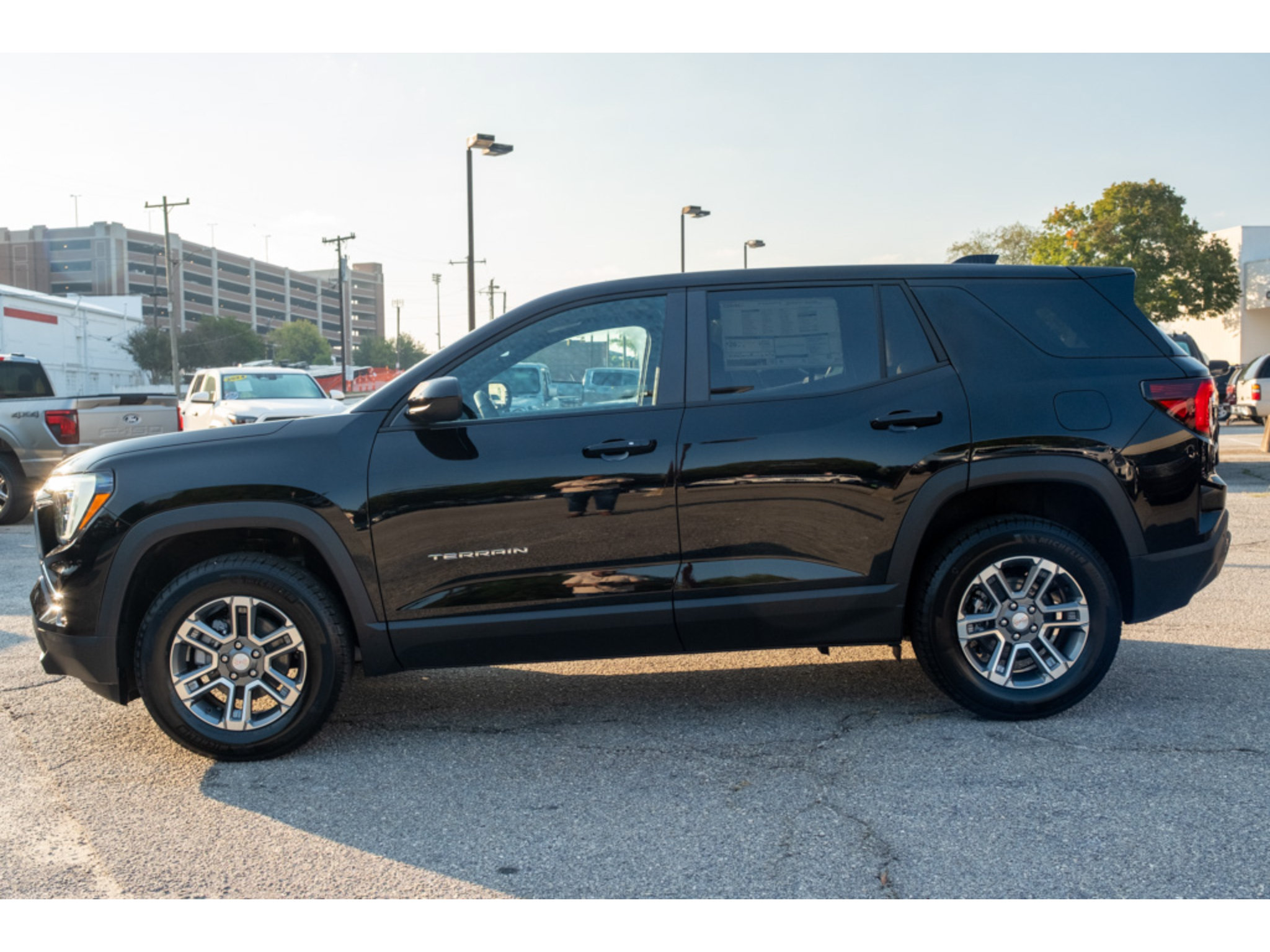 New 2027 GMC Terrain Elevation w/ LPO, Floor Liner Package FWD image 5