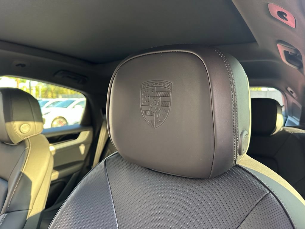 Used 2026 Porsche Cayenne E-Hybrid Coupe AWD/4WD image 23
