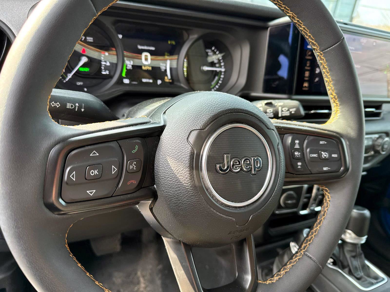 Used 2024 Jeep Wrangler Unlimited w/ Convenience Group AWD/4WD image 11