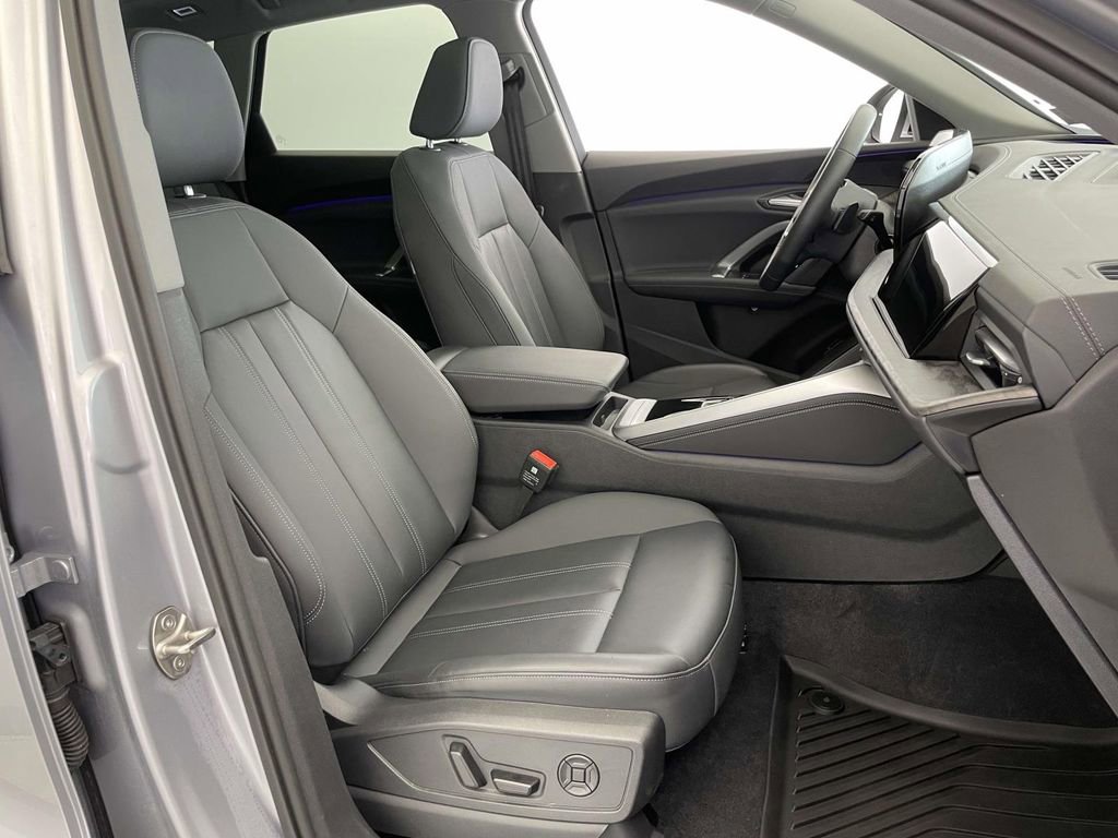 Certified 2025 Audi Q5 Premium w/ Convenience Package image 23