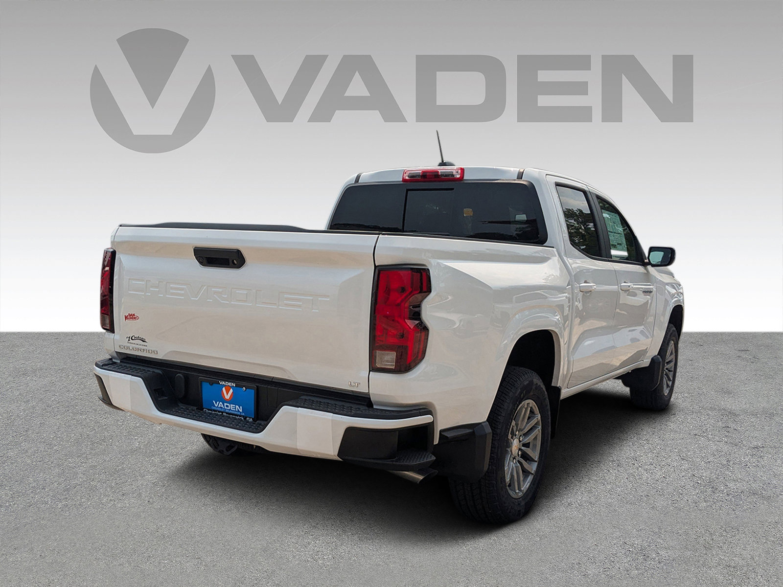 Used 2024 Chevrolet Colorado LT w/ LT Convenience Package II image 21