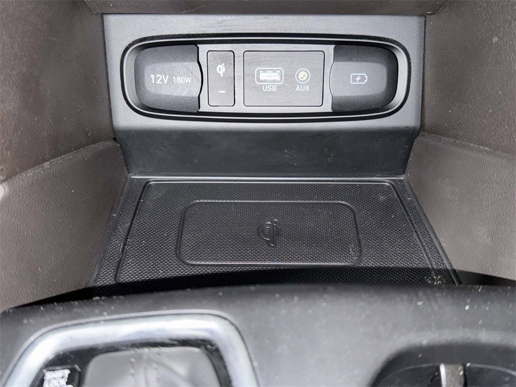 Used 2020 Hyundai Santa Fe Limited image 25