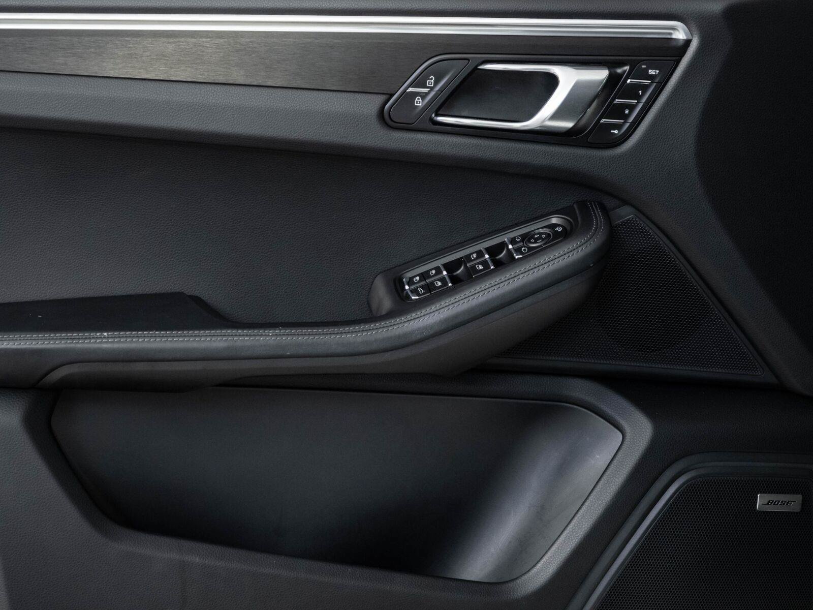 Certified 2024 Porsche Macan GTS w/ Premium Plus Package AWD/4WD image 6