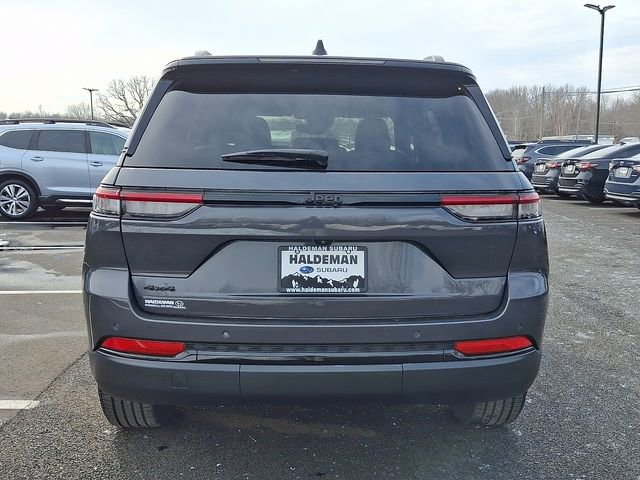 Used 2023 Jeep Grand Cherokee Altitude image 6