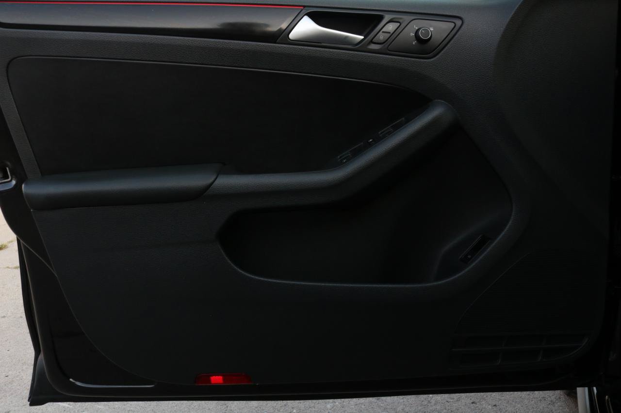 Used 2017 Volkswagen Jetta GLI FWD image 14