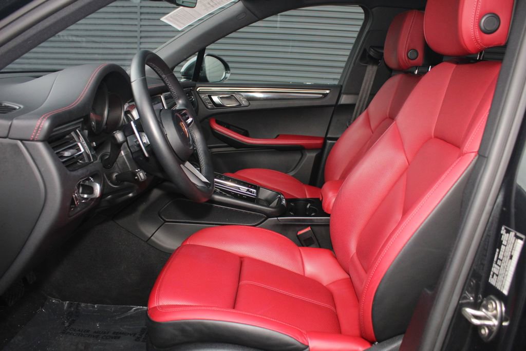 Certified 2022 Porsche Macan S w/ Premium Package Plus AWD/4WD image 5