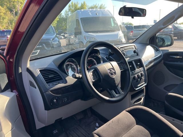 Used 2014 Dodge Grand Caravan SE w/ Quick Order Package 29E SE FWD image 2