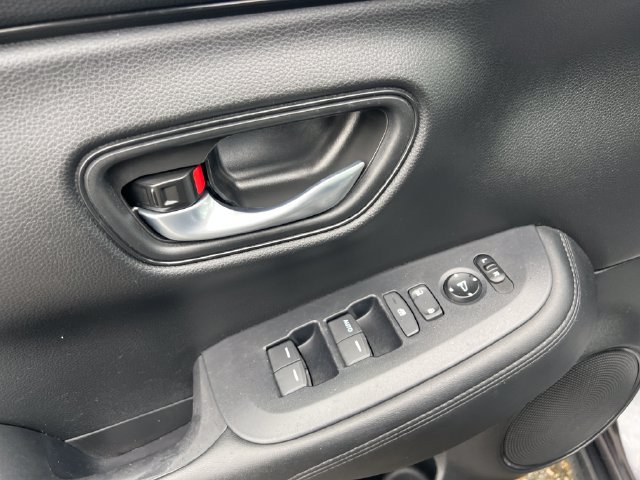 Used 2025 Honda HR-V LX image 30