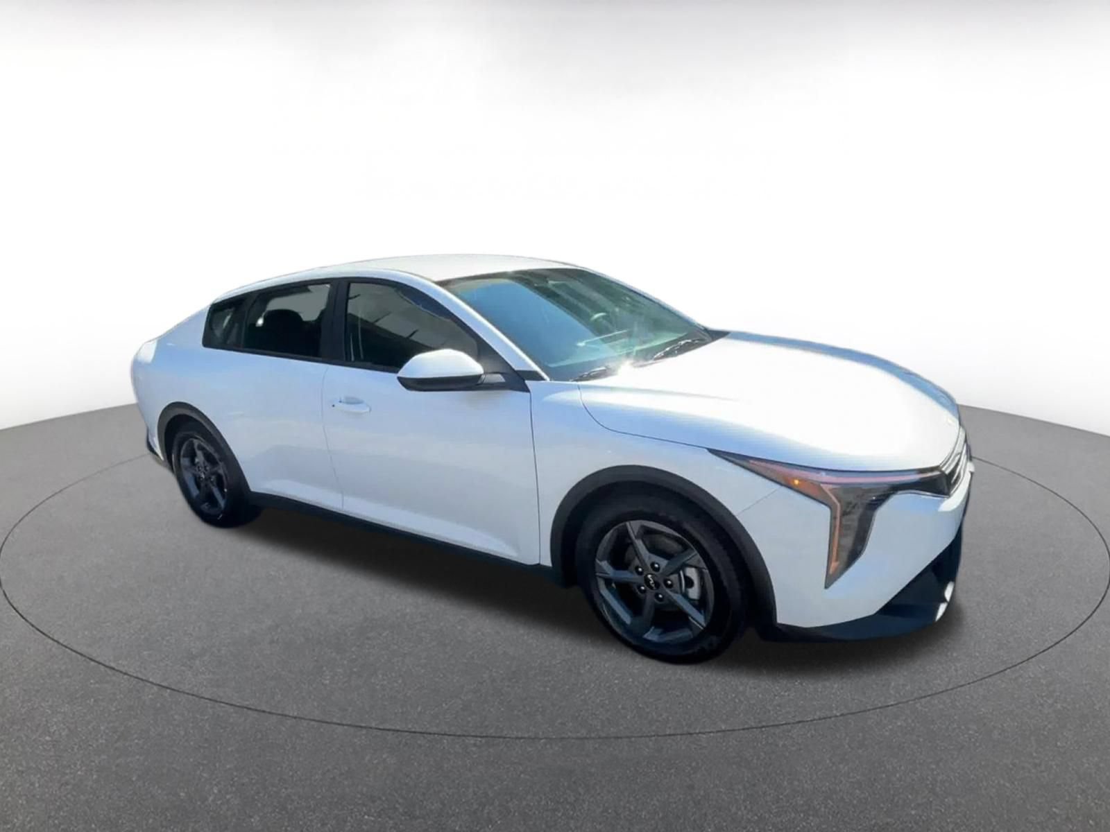 Used 2026 Kia K4 FWD image 2