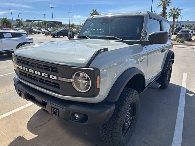 Used 2022 Ford Bronco Black Diamond image 1