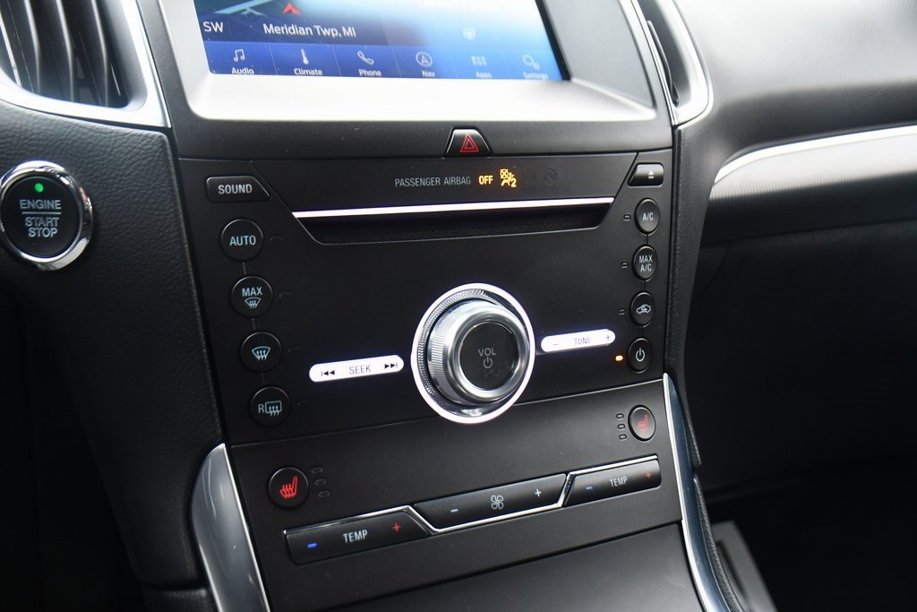 Used 2019 Ford Edge Titanium w/ Cold Weather Package image 27