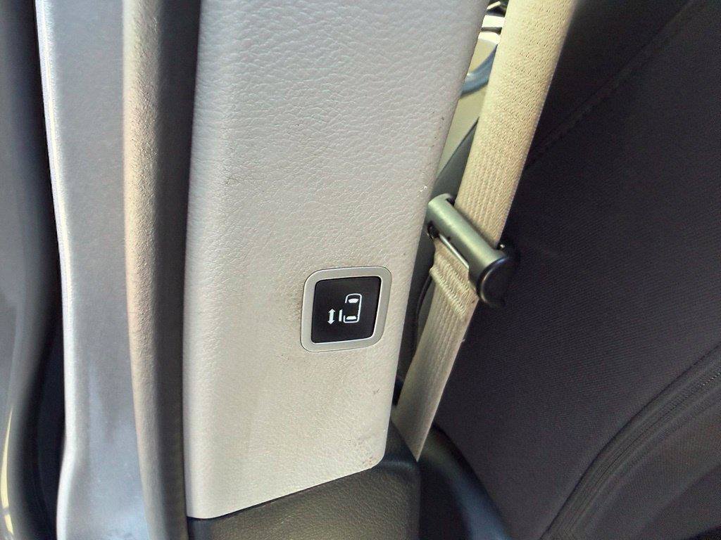 Used 2017 Chrysler Pacifica Touring FWD image 11