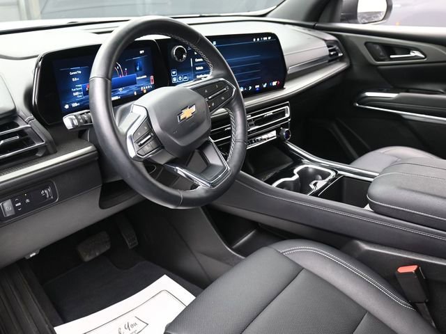 Used 2025 Chevrolet Traverse LT image 14