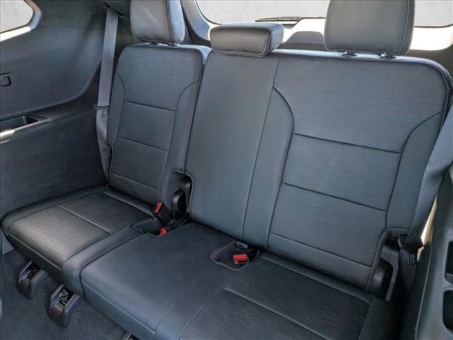 Used 2025 Buick Enclave Sport Touring image 27