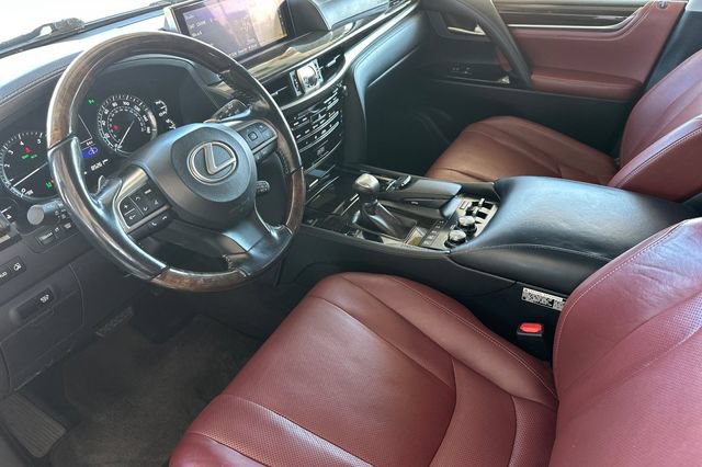 Used 2016 Lexus LX 570 4WD w/ Luxury Package image 11