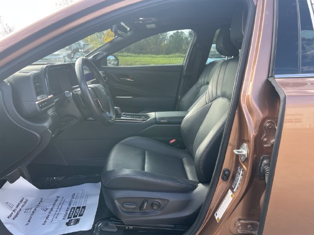 Certified 2025 Toyota Crown Signia AWD/4WD image 19