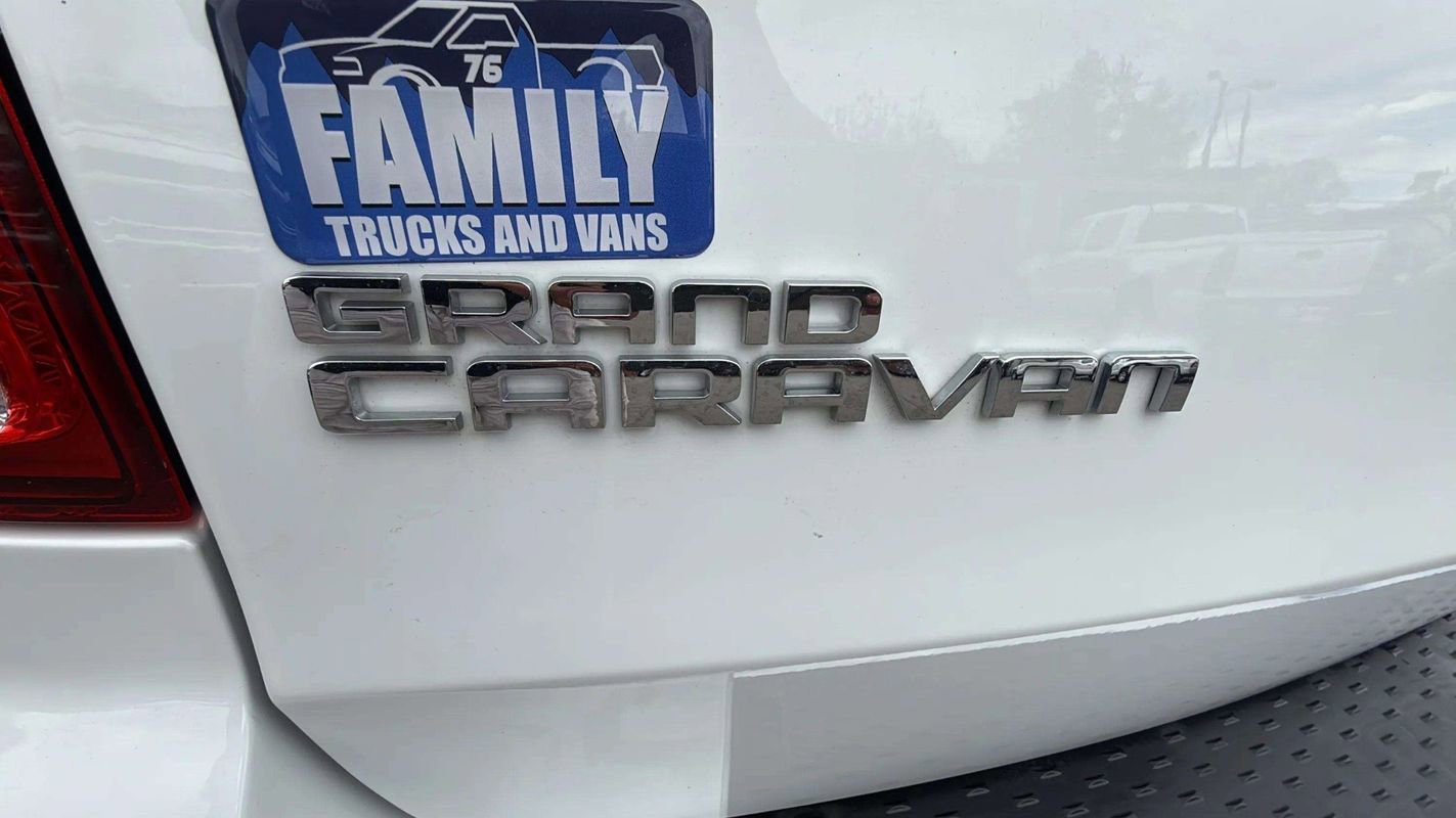 Used 2019 Dodge Grand Caravan SE w/ UConnect Hands-Free Group image 24