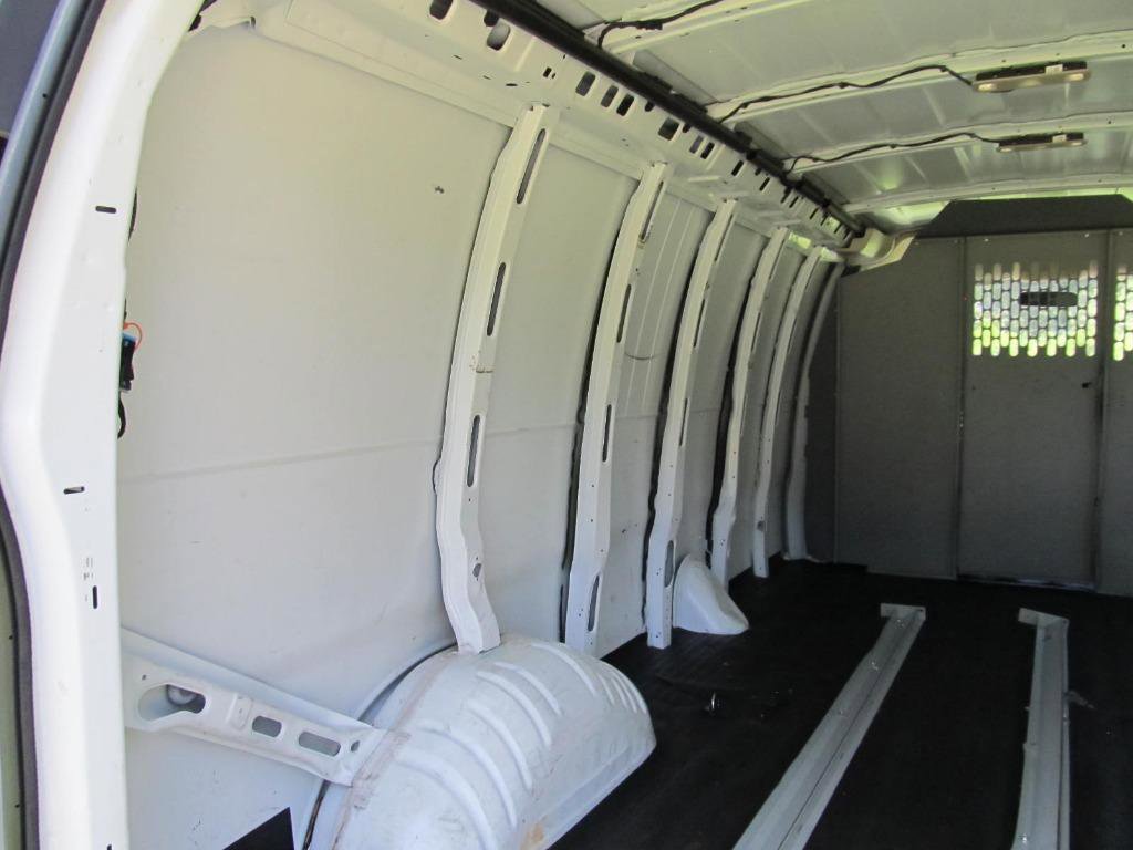 Used 2022 GMC Savana 3500 Extended w/ Driver Convenience Package image 26