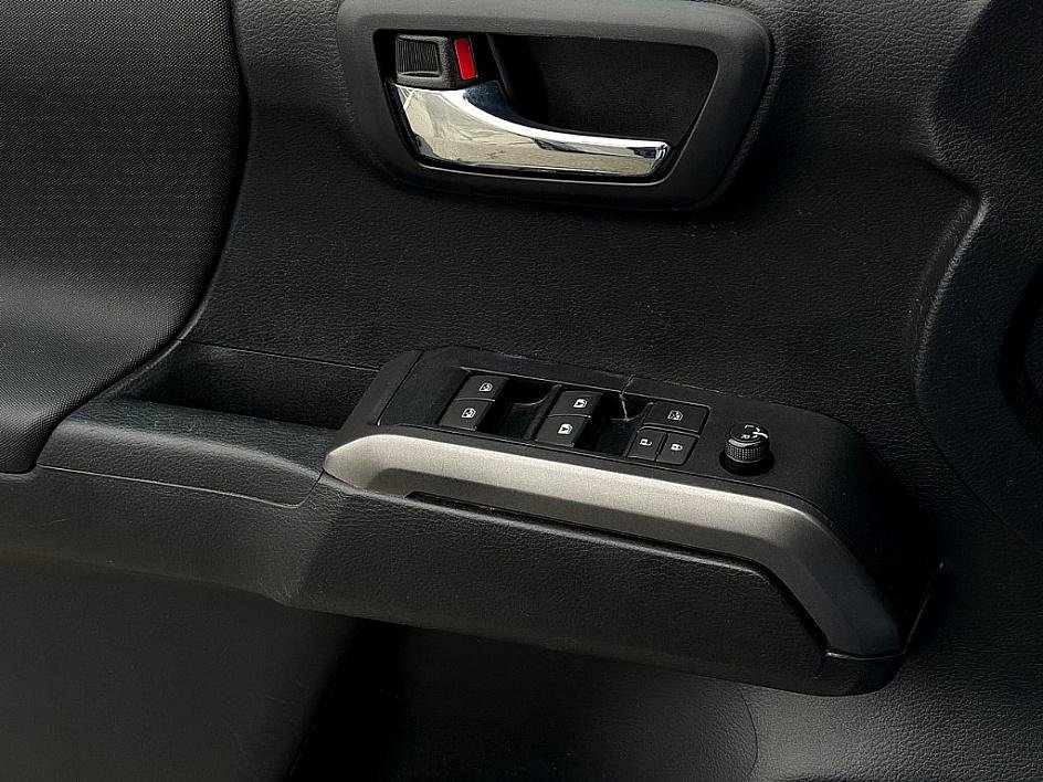 Used 2021 Toyota Tacoma TRD Sport image 23