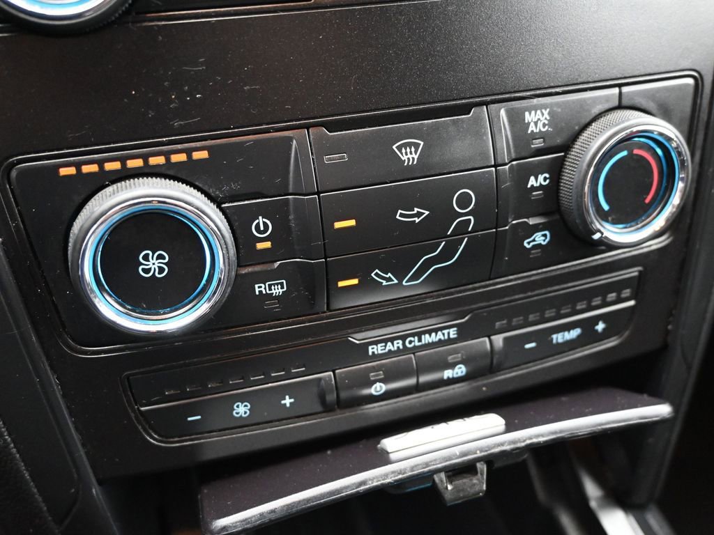 Certified 2018 Ford Explorer XLT image 17