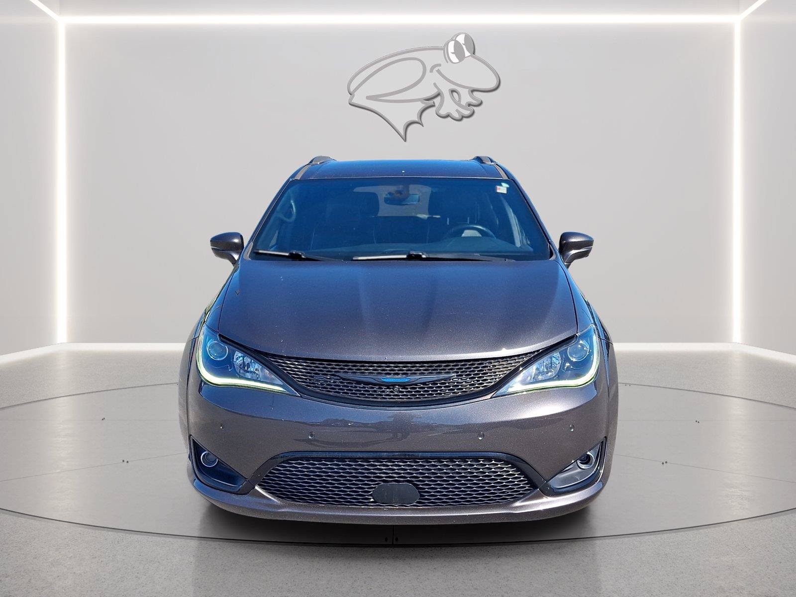 Used 2020 Chrysler Pacifica Limited w/ Advanced Safetytec Group FWD image 7