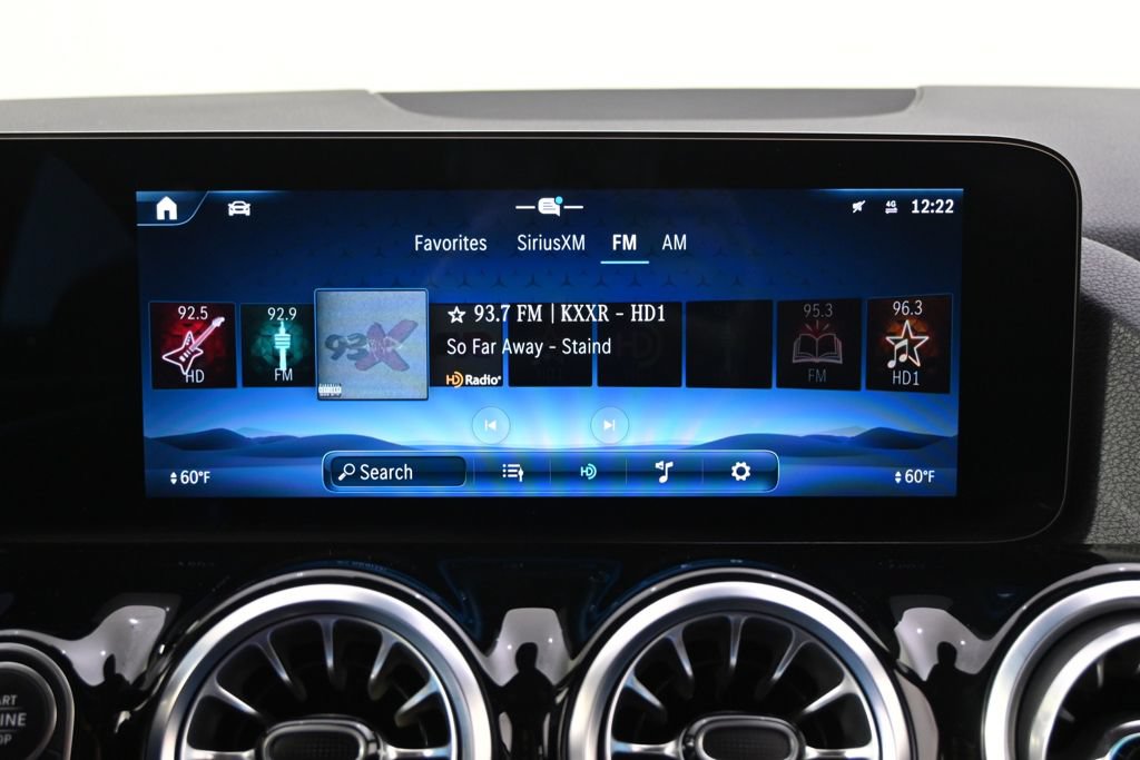 Used 2025 Mercedes-Benz GLA 250 4MATIC image 29