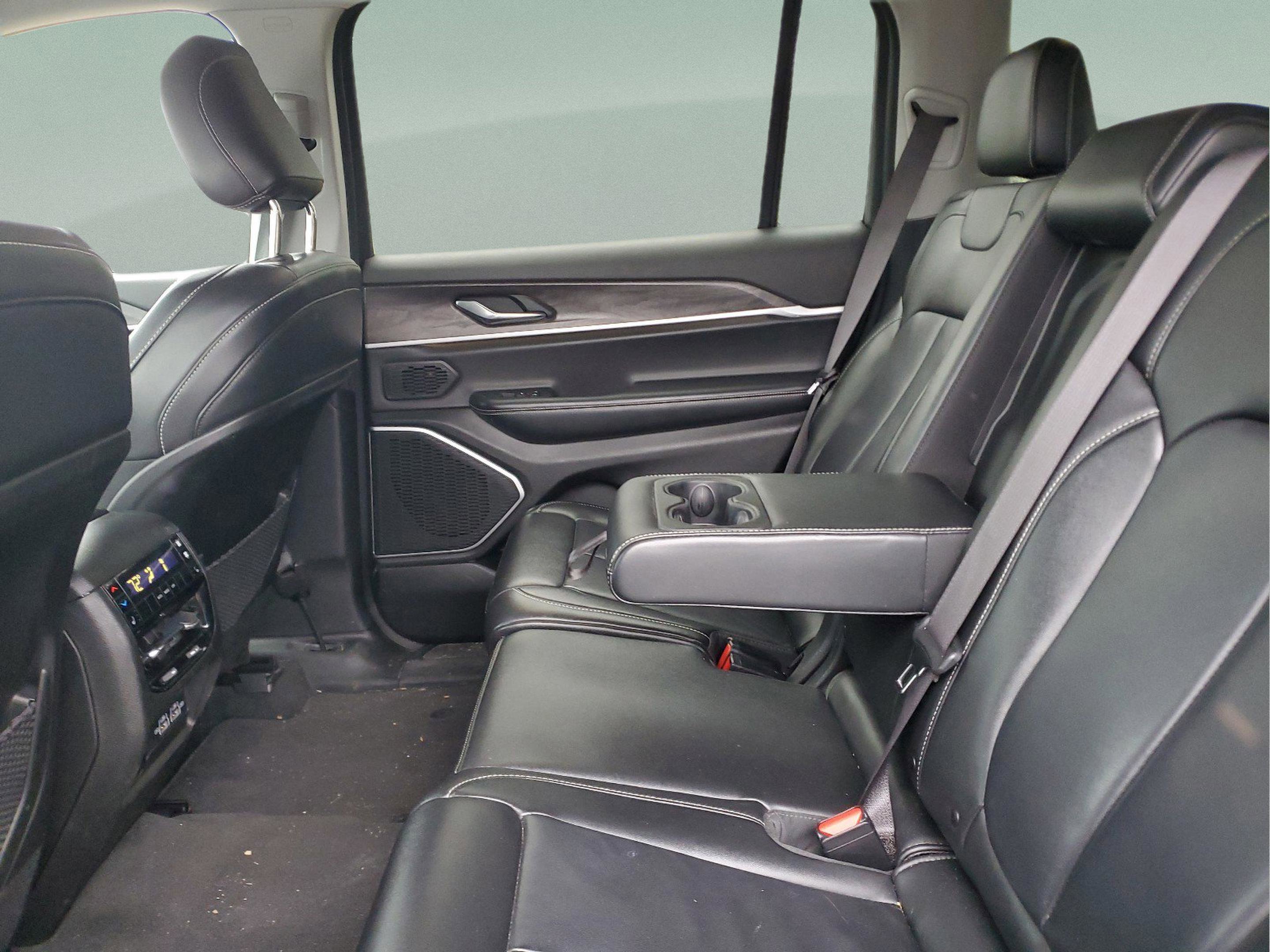 Used 2021 Jeep Grand Cherokee L Limited w/ Trailer Tow Group (B) image 11