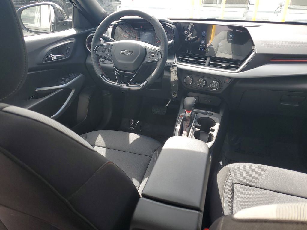 New 2026 Chevrolet Trax RS w/ Sunroof Package FWD image 12