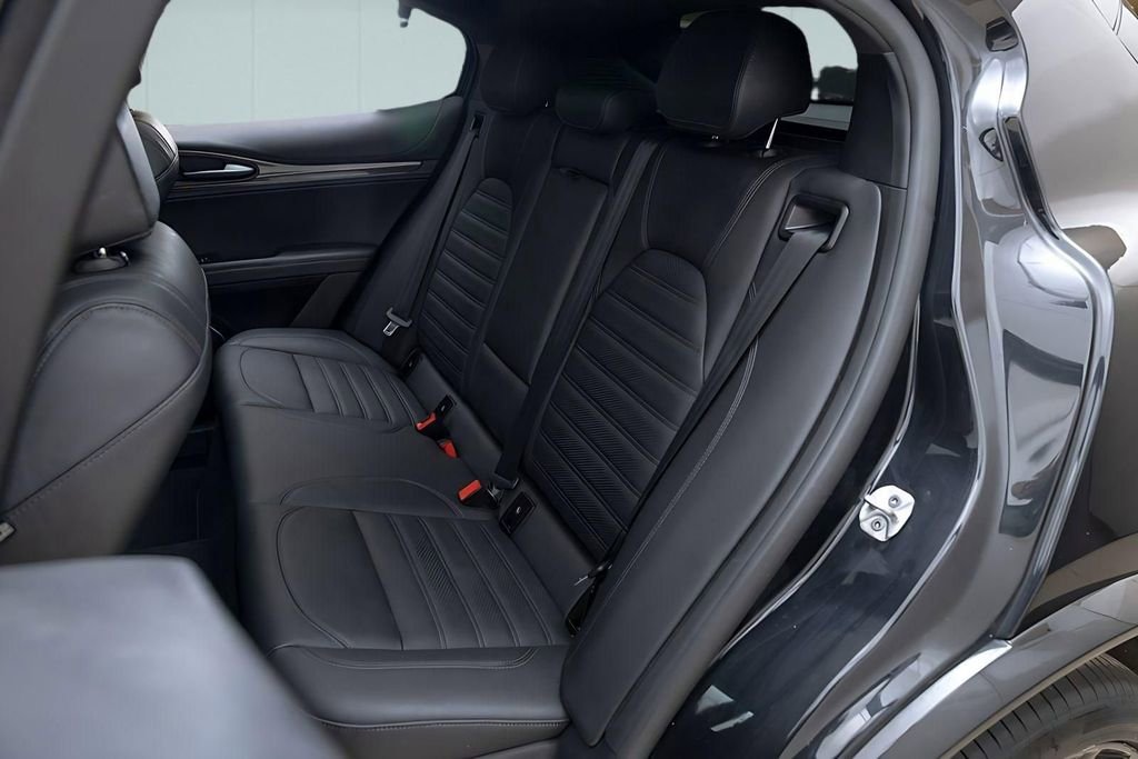 Used 2023 Alfa Romeo Stelvio Quadrifoglio AWD/4WD image 31