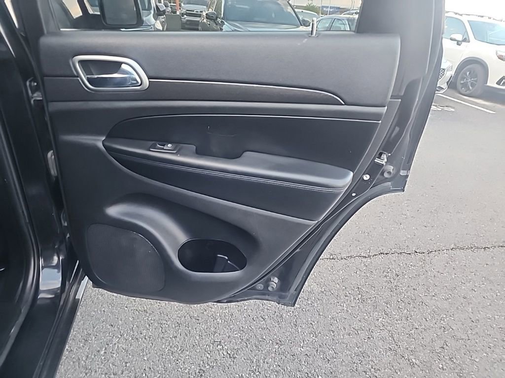 Used 2017 Jeep Grand Cherokee Altitude AWD/4WD image 29