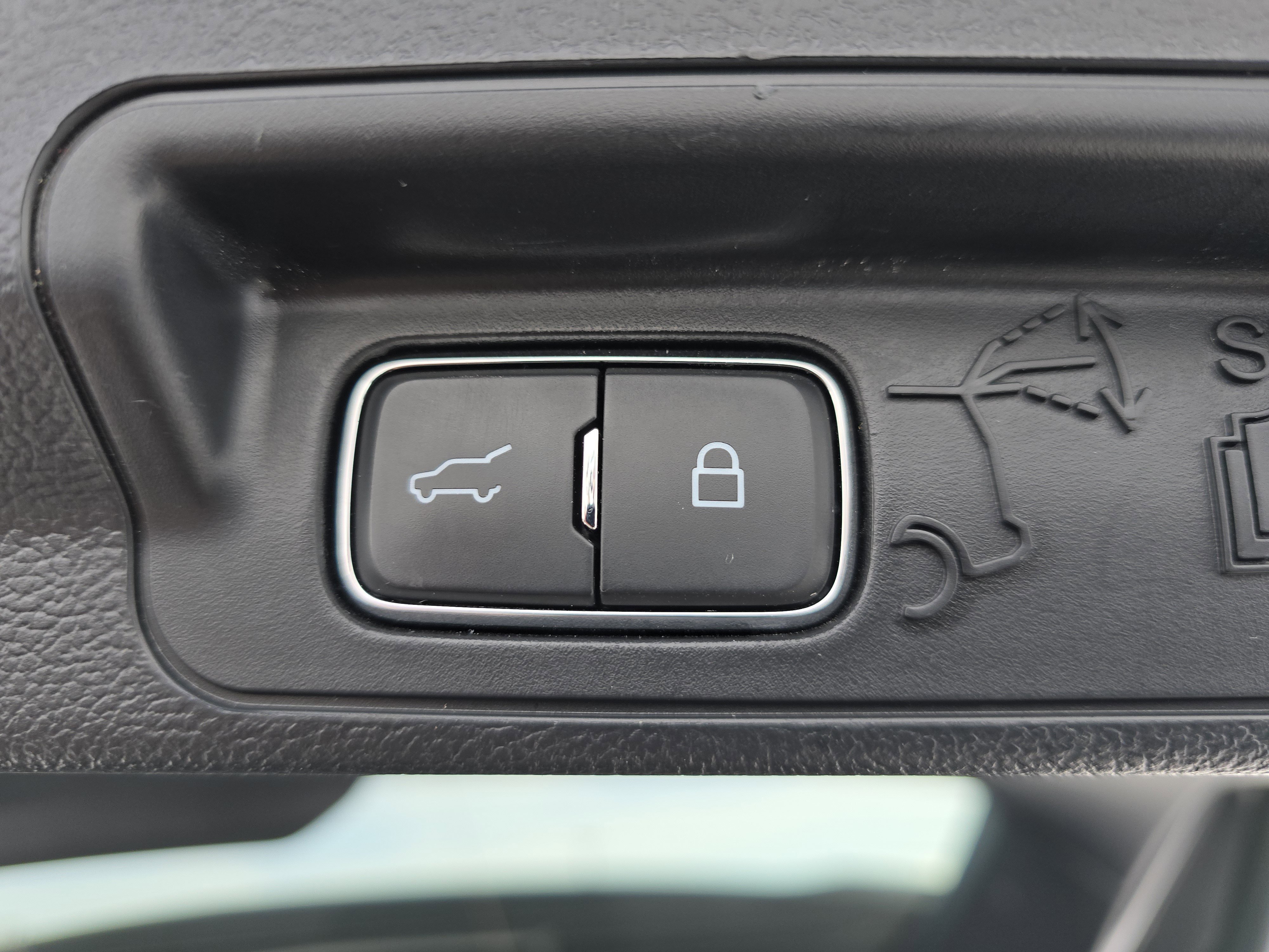 Used 2024 Ford Explorer XLT w/ Equipment Group 202A image 16