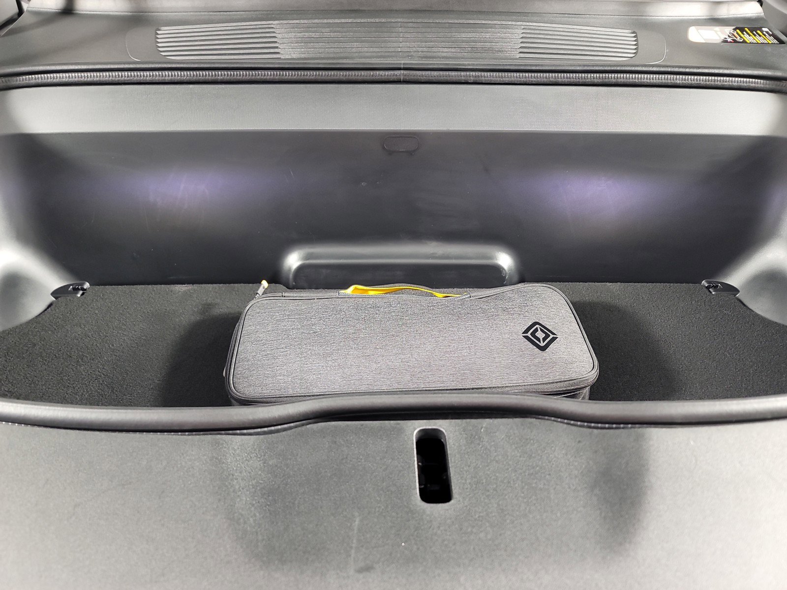 Used 2024 Rivian R1S Adventure AWD/4WD image 14