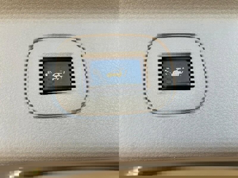 Used 2012 Nissan Quest LE image 11