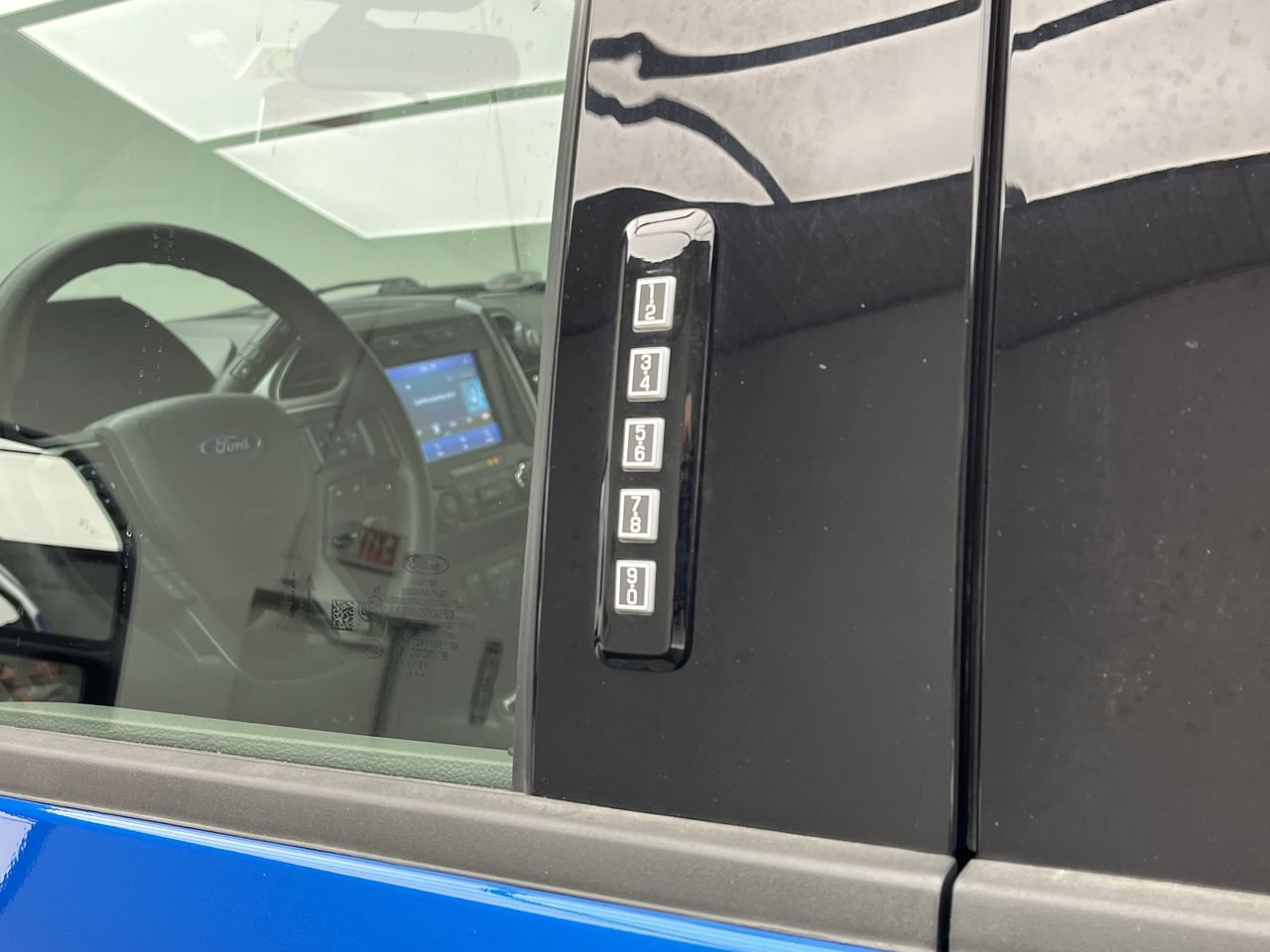 Certified 2021 Ford F250 XLT w/ XLT Premium Package AWD/4WD image 8