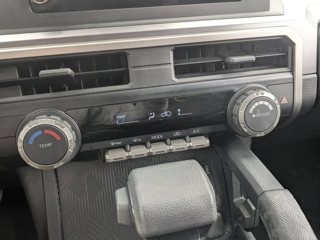 Used 2025 Toyota 4Runner SR5 AWD/4WD image 21