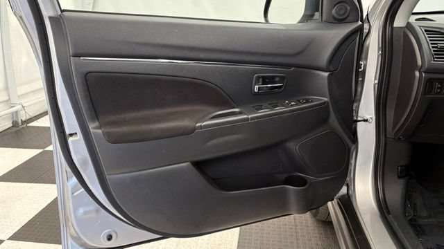 Used 2025 Mitsubishi Outlander Sport ES AWD/4WD image 15