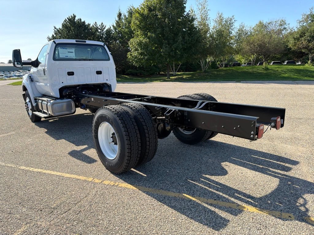 New 2027 Ford F750 2WD Regular Cab Super Duty image 4