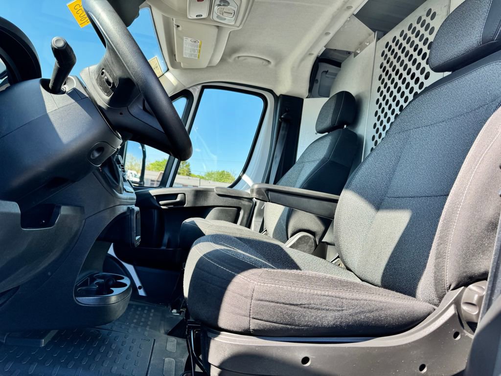 Used 2023 RAM ProMaster 2500 w/ Convenience Group FWD image 17