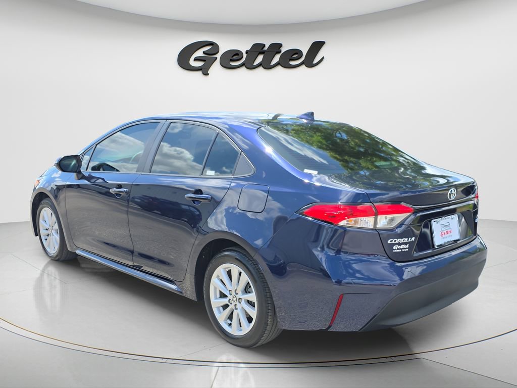 Used 2024 Toyota Corolla LE w/ LE Convenience Package image 6