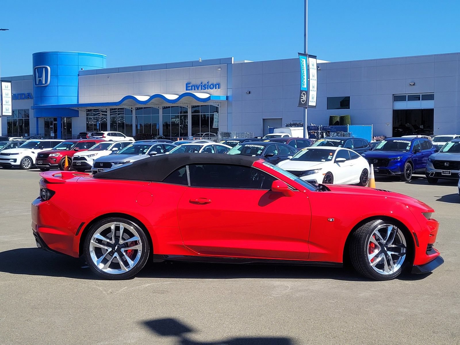 Used 2021 Chevrolet Camaro SS RWD image 4