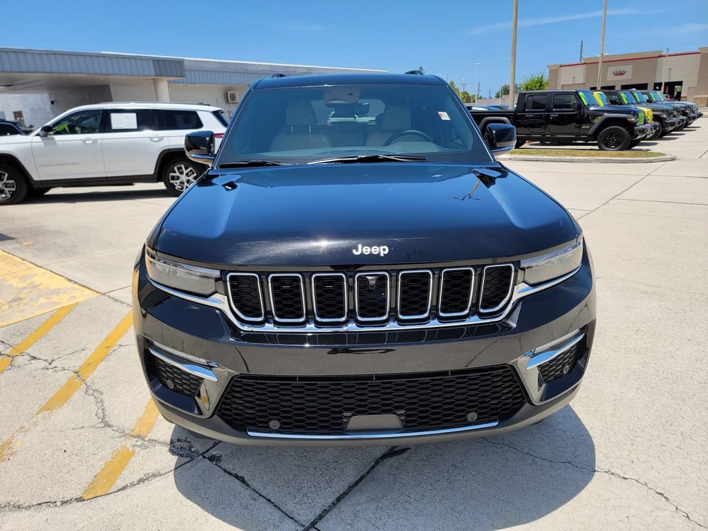 Used 2025 Jeep Grand Cherokee Limited w/ Luxury Tech Group II RWD image 8