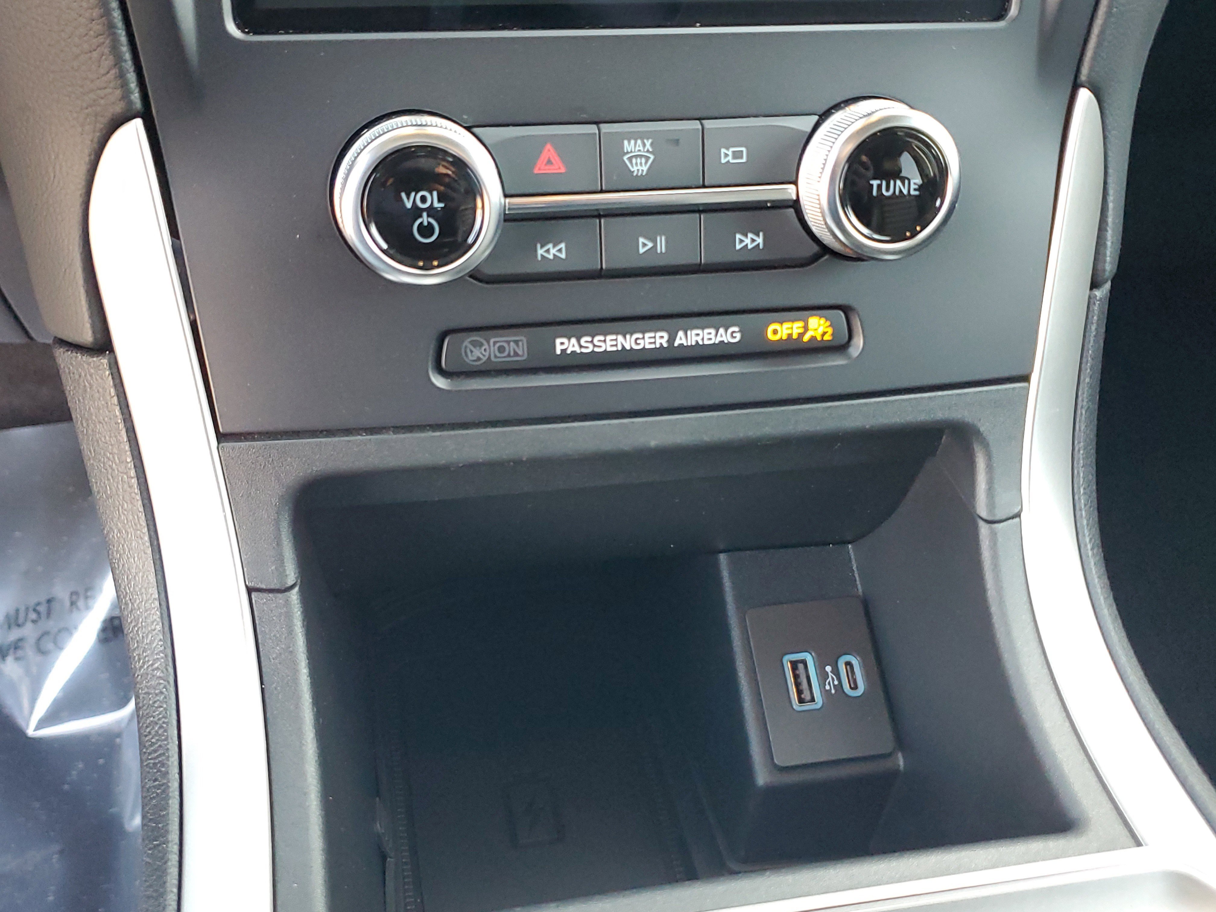 Used 2024 Ford Edge SEL w/ Convenience Package image 25