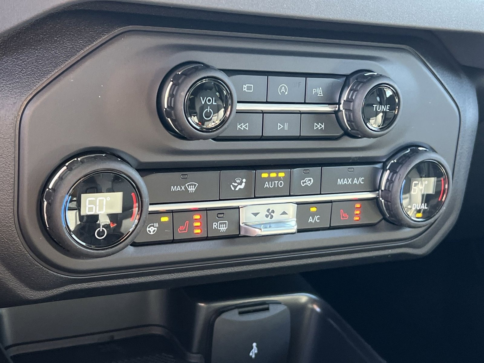 New 2025 Ford Bronco Outer Banks image 21